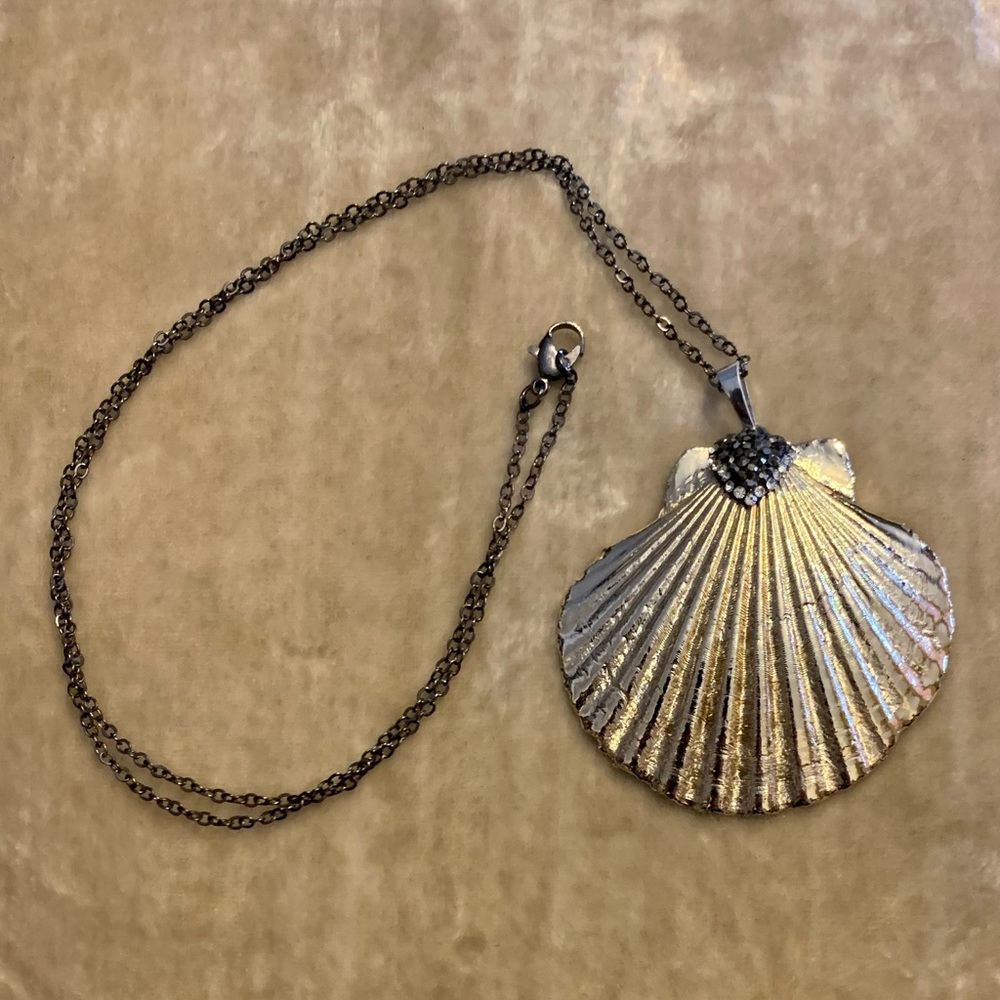 Sea Shell Electroplated Gold Pendant & Necklace